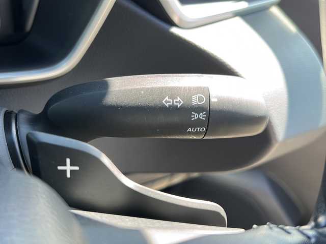 トヨタ カローラ スポーツ G 石川県 2018(平30)年 1.9万km ブラッキッシュアゲハガラスフレーク 純正ナビ/フルセグTV/Bluetooth/DVD再生/ドライブレコーダー/バックカメラ/純正フロアマット/LEDヘッドライト/横滑り防止装置/オートライト/オートマチックハイビーム/レーンキープアシスト/アイドリングストップ/衝突被害軽減システム/ダブル＋カーテンエアバック