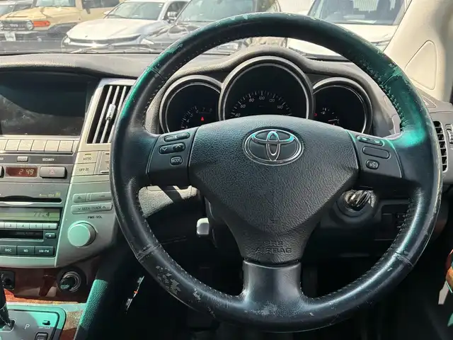 トヨタ ハリアー 240G Lパッケージ 熊本県 2007(平19)年 10万km ブラック ワンオーナー/純正HDDナビ/【CD/DVD/MD】/バックカメラ/本革シート/前席パワーシート/前席シートヒーター/純正17インチアルミホイール/オートライト/ETC/ドライブレコーダー(CSD-790FMG)/盗難防止装置/純正フロアマット/リモコンキー/取扱説明書/保証書