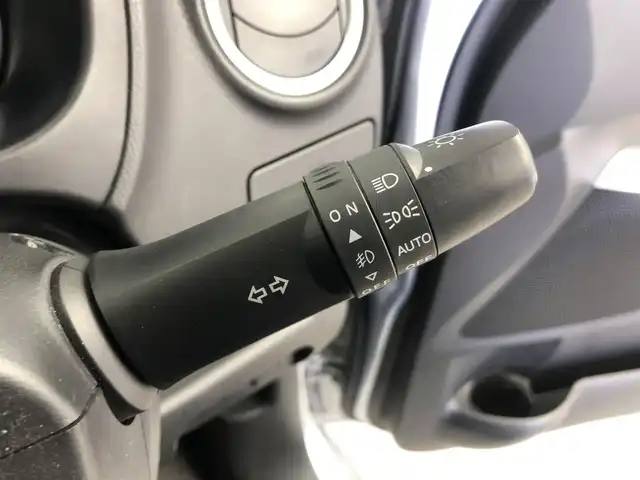 日産 デイズ ハイウェイスターG ターボ 愛知県 2015(平27)年 10万km クールシルバー 純正ナビ　/（フルセグ/Bluetooth/CD/DVD）　/衝突軽減システム　/横滑り防止アシスト/純正アルミ１５インチホイール/スマートキー　キーレスエントリー/ＡＵＴＯヘッドライト/ＡＡＣ/ＥＴＣ/ＡＢＳ/ＡＵＸ/ターボ/運転席パワーウインドウ/サイドバイザー