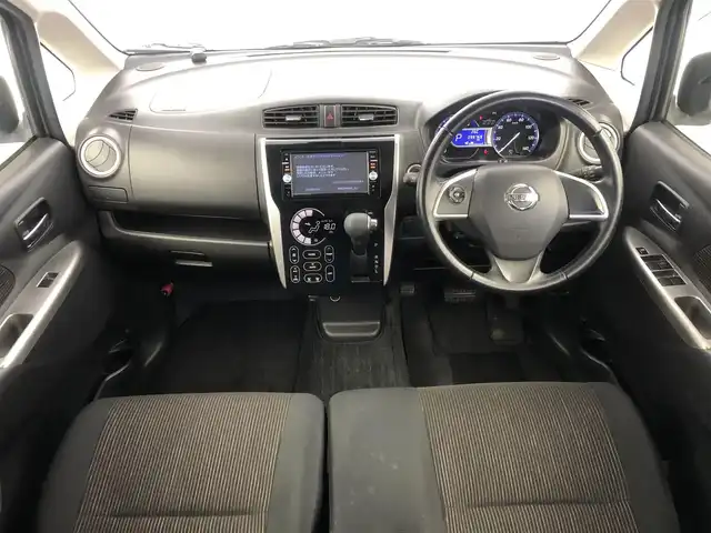 日産 デイズ ハイウェイスターG ターボ 愛知県 2015(平27)年 10万km クールシルバー 純正ナビ　/（フルセグ/Bluetooth/CD/DVD）　/衝突軽減システム　/横滑り防止アシスト/純正アルミ１５インチホイール/スマートキー　キーレスエントリー/ＡＵＴＯヘッドライト/ＡＡＣ/ＥＴＣ/ＡＢＳ/ＡＵＸ/ターボ/運転席パワーウインドウ/サイドバイザー