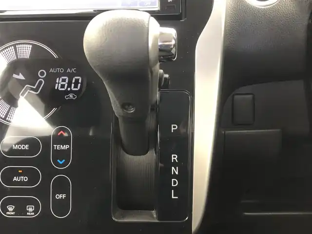 日産 デイズ ハイウェイスターG ターボ 愛知県 2015(平27)年 10万km クールシルバー 純正ナビ　/（フルセグ/Bluetooth/CD/DVD）　/衝突軽減システム　/横滑り防止アシスト/純正アルミ１５インチホイール/スマートキー　キーレスエントリー/ＡＵＴＯヘッドライト/ＡＡＣ/ＥＴＣ/ＡＢＳ/ＡＵＸ/ターボ/運転席パワーウインドウ/サイドバイザー