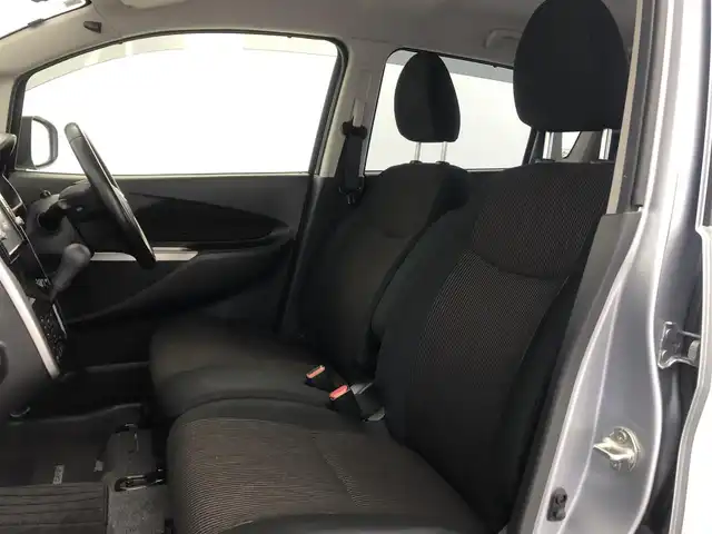 日産 デイズ ハイウェイスターG ターボ 愛知県 2015(平27)年 10万km クールシルバー 純正ナビ　/（フルセグ/Bluetooth/CD/DVD）　/衝突軽減システム　/横滑り防止アシスト/純正アルミ１５インチホイール/スマートキー　キーレスエントリー/ＡＵＴＯヘッドライト/ＡＡＣ/ＥＴＣ/ＡＢＳ/ＡＵＸ/ターボ/運転席パワーウインドウ/サイドバイザー