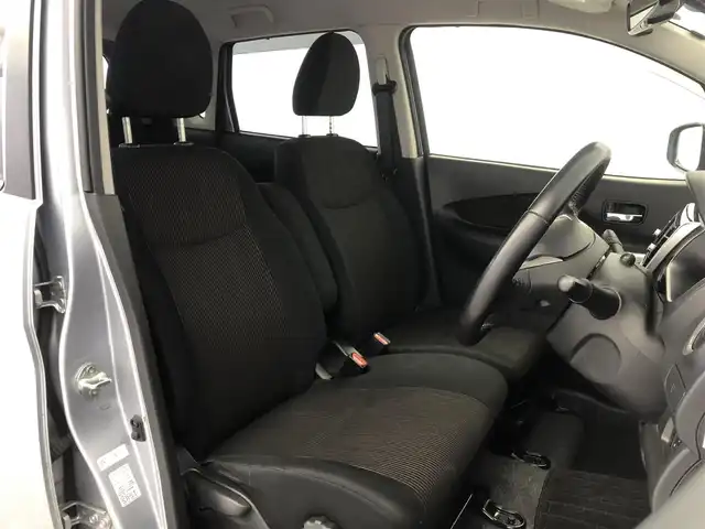 日産 デイズ ハイウェイスターG ターボ 愛知県 2015(平27)年 10万km クールシルバー 純正ナビ　/（フルセグ/Bluetooth/CD/DVD）　/衝突軽減システム　/横滑り防止アシスト/純正アルミ１５インチホイール/スマートキー　キーレスエントリー/ＡＵＴＯヘッドライト/ＡＡＣ/ＥＴＣ/ＡＢＳ/ＡＵＸ/ターボ/運転席パワーウインドウ/サイドバイザー