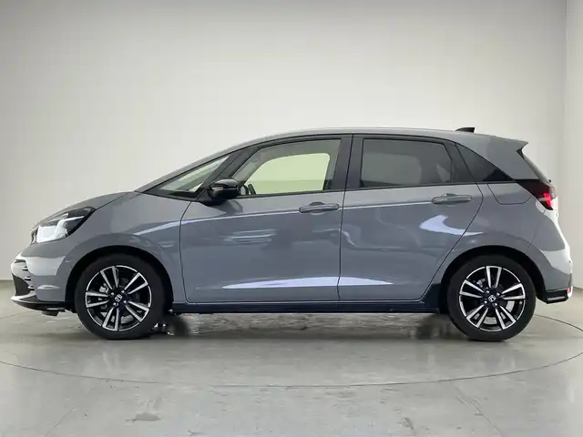ホンダ フィット e:HEV RS 愛知県 2023(令5)年 1.2万km グレー 純正９型ディスプレイナビ　フルセグＴＶ　カープレイ対応　ハーフレザー　ＥＴＣ２．０　バックカメラ　リヤパーキングセンサー　ホンダセンシング　衝突軽減装置　追従クルコン　ハンドル支援　ＬＥＤイト　禁煙車