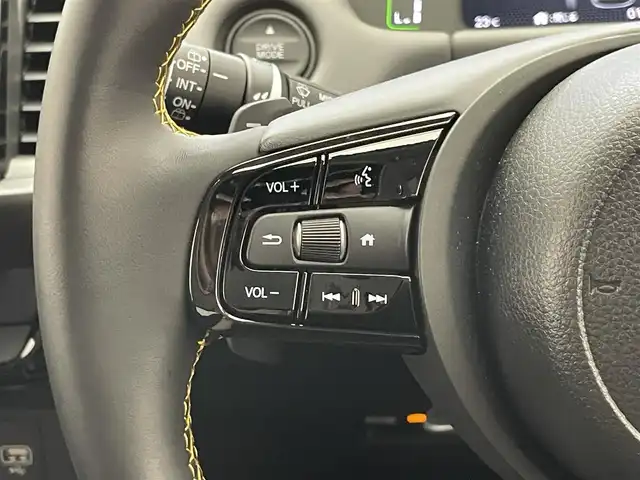 ホンダ フィット e:HEV RS 愛知県 2023(令5)年 1.2万km グレー 純正９型ディスプレイナビ　フルセグＴＶ　カープレイ対応　ハーフレザー　ＥＴＣ２．０　バックカメラ　リヤパーキングセンサー　ホンダセンシング　衝突軽減装置　追従クルコン　ハンドル支援　ＬＥＤイト　禁煙車