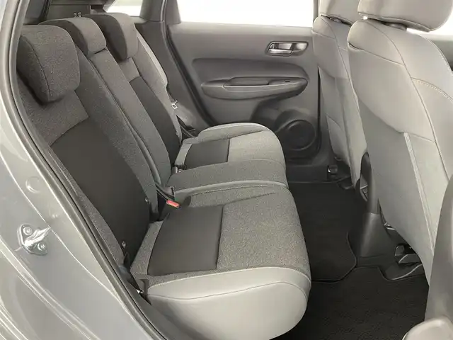 ホンダ フィット e:HEV RS 愛知県 2023(令5)年 1.2万km グレー 純正９型ディスプレイナビ　フルセグＴＶ　カープレイ対応　ハーフレザー　ＥＴＣ２．０　バックカメラ　リヤパーキングセンサー　ホンダセンシング　衝突軽減装置　追従クルコン　ハンドル支援　ＬＥＤイト　禁煙車