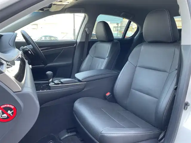 レクサス ＧＳ 300h Iパッケージ 宮城県 2014(平26)年 1.6万km ホワイトパールクリスタルシャイン 登録時走行距離　１５７７３ｋｍ/純正ナビ/・フルセグテレビ/・Bluetooth/・CD/DVD/・ＡＭ／ＦＭ/クルーズコントロール/クリアランスソナー/電動パーキング/ブレーキホールド/パーキングアシスト/パワーシート/ポジションメモリー/シートヒーター/エアシート/プッシュスタート/スマートキー/ＥＴＣ/ＬＥＤヘッドライト/ドアバイザー/サンシェード（後席＋トランクルーム）/レーダー探知機