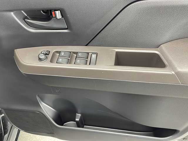 トヨタ ルーミー X 宮崎県 2022(令4)年 2.7万km ブラックマイカメタリック 禁煙車/衝突被害軽減ブレーキ/社外ナビTV/（ストラーダ/CN-E320D/CD/Bluetooth/ワンセグTV)/社外バックカメラ/左側電動スライドドア/クリアランスソナー/オートマチックハイビーム/アイドリングストップ/前席シートヒーター/リアプライバシーガラス/スマートキー/プッシュエンジンスタート/新車時保証書/取扱い説明書