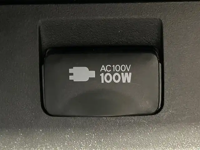トヨタ アルファード S Cパッケージ 大阪府 2023(令5)年 0.9万km ホワイトパールクリスタルシャイン ツインムーンルーフ　純正フリップダウンモニター　ディスプレイオーディオ　３眼ＬＥＤヘッドライト　両側電動ドア　ＡＣ１００Ｖ　バックカメラ　ビルトインＥＴＣ　メモリシート　ドラレコ　ハンドルヒーター
