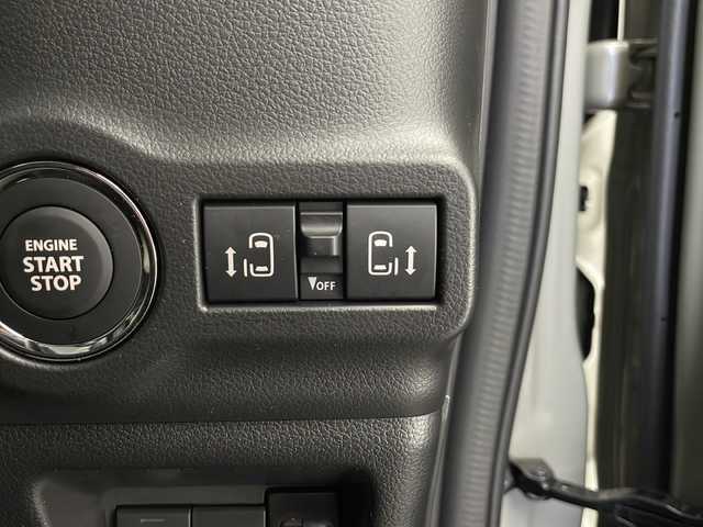 スズキ スペーシア ギア HYBRID XZ 長野県 2025(令7)年 0.1万km モスグレーメタリック 4WD/社外オーディオ（DMB165）/両側パワースライドドア/デュアルセンサーブレーキサポートII/アイドリングストップ/CD/MD/USB/オートライト/LEDヘッドライト/フォグランプ/ステアリングスイッチ/ステアリングヒーター/革巻きステアリング/電子パーキング/オートホールド/ドアバイザー/シートリフター/2列目サンシェード/ウインカーミラー/冬タイヤ車載（社外アルミホイール付）