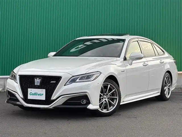 トヨタ クラウン ハイブリッド RS アドバンス 宮城県 2019(平31)年 3万km ホワイトパールクリスタルシャイン ムーンルーフ/デジタルインナーミラー/セーフティパッケージプラス/・パーキングサポートブレーキ/リアカメラディテクション/・パノラミックビューモニター/・インテリジェントパーキングアシスト2/＝＝＝/セーフティセンス/・レーントレーシングアシスト/・レーダークルーズコントロール/・プリクラッシュセーフティ/・アダプティブハイビーム/・ロードサインアシスト/・先行車発進告知機能/ブラインドスポットモニター/リアクロストラフィックオートブレーキ/リアクロストラフィックアラート/ヘッドアップディスプレイ/純正ナビ/・CD/DVD/・Bluetooth/・フルセグTV/ETC/ドライブレコーダー/AC100V/100Wコンセント/ハーフレザーシート/シートヒーター/ステアリングヒーター/パワーシート（運転席メモリー機能付）/革巻きステアリング/電動パーキングブレーキ/ブレーキホールド/3眼LEDヘッドランプ/フォグランプ/電動格納ミラー/社外18インチAW/純正フロアマット/ドアバイザー/取扱説明書/保証書