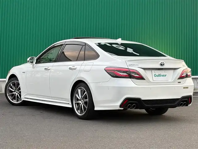 トヨタ クラウン ハイブリッド RS アドバンス 宮城県 2019(平31)年 3万km ホワイトパールクリスタルシャイン ムーンルーフ/デジタルインナーミラー/セーフティパッケージプラス/・パーキングサポートブレーキ/リアカメラディテクション/・パノラミックビューモニター/・インテリジェントパーキングアシスト2/＝＝＝/セーフティセンス/・レーントレーシングアシスト/・レーダークルーズコントロール/・プリクラッシュセーフティ/・アダプティブハイビーム/・ロードサインアシスト/・先行車発進告知機能/ブラインドスポットモニター/リアクロストラフィックオートブレーキ/リアクロストラフィックアラート/ヘッドアップディスプレイ/純正ナビ/・CD/DVD/・Bluetooth/・フルセグTV/ETC/ドライブレコーダー/AC100V/100Wコンセント/ハーフレザーシート/シートヒーター/ステアリングヒーター/パワーシート（運転席メモリー機能付）/革巻きステアリング/電動パーキングブレーキ/ブレーキホールド/3眼LEDヘッドランプ/フォグランプ/電動格納ミラー/社外18インチAW/純正フロアマット/ドアバイザー/取扱説明書/保証書
