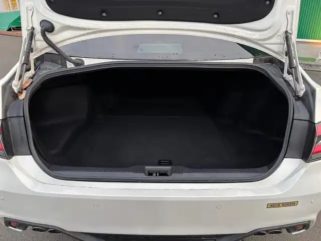 トヨタ クラウン ハイブリッド RS アドバンス 宮城県 2019(平31)年 3万km ホワイトパールクリスタルシャイン ムーンルーフ/デジタルインナーミラー/セーフティパッケージプラス/・パーキングサポートブレーキ/リアカメラディテクション/・パノラミックビューモニター/・インテリジェントパーキングアシスト2/＝＝＝/セーフティセンス/・レーントレーシングアシスト/・レーダークルーズコントロール/・プリクラッシュセーフティ/・アダプティブハイビーム/・ロードサインアシスト/・先行車発進告知機能/ブラインドスポットモニター/リアクロストラフィックオートブレーキ/リアクロストラフィックアラート/ヘッドアップディスプレイ/純正ナビ/・CD/DVD/・Bluetooth/・フルセグTV/ETC/ドライブレコーダー/AC100V/100Wコンセント/ハーフレザーシート/シートヒーター/ステアリングヒーター/パワーシート（運転席メモリー機能付）/革巻きステアリング/電動パーキングブレーキ/ブレーキホールド/3眼LEDヘッドランプ/フォグランプ/電動格納ミラー/社外18インチAW/純正フロアマット/ドアバイザー/取扱説明書/保証書