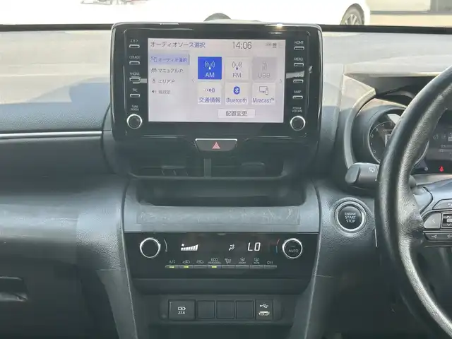 トヨタ ヤリスクロス G 広島県 2020(令2)年 4.7万km シルバーメタリック ワンオーナ/純正ディスプレイオーディオ/「AM/FM/Bluetooth」/バックメラ/前後ドライブレコーダー/レザー調シートカバー/衝突被害軽減システム/レーダークルーズコントロール/コーナーセンサー/先行車発進警告/電動パーキングシステム/電動ホールドシステム/LEDヘッドライト/オートライト/オートマチックハイビーム/純正16インチAW/プッシュスタート/スペアキー×1