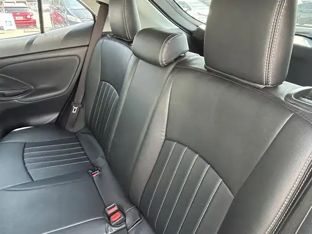 トヨタ ヤリスクロス G 広島県 2020(令2)年 4.7万km シルバーメタリック ワンオーナ/純正ディスプレイオーディオ/「AM/FM/Bluetooth」/バックメラ/前後ドライブレコーダー/レザー調シートカバー/衝突被害軽減システム/レーダークルーズコントロール/コーナーセンサー/先行車発進警告/電動パーキングシステム/電動ホールドシステム/LEDヘッドライト/オートライト/オートマチックハイビーム/純正16インチAW/プッシュスタート/スペアキー×1
