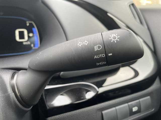 トヨタ アクア G 石川県 2023(令5)年 2.2万km プラチナホワイトパールマイカ 純正ナビ/バックカメラ/LEDヘッドライト/ETC/ドライブレコーダー/スマートキー/プッシュスタート/電動ミラー/トヨタセーフティセンス/レーダークルーズ/ABS/保証書