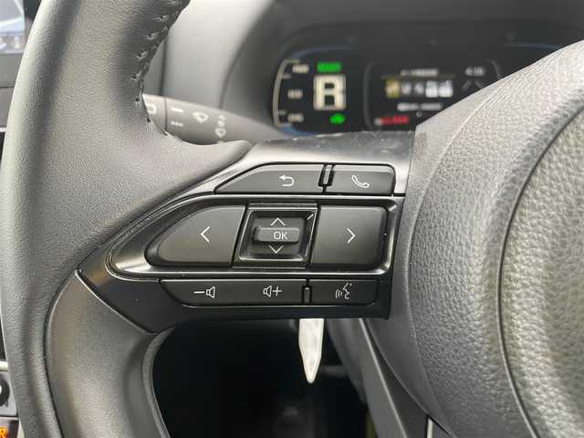 トヨタ アクア G 石川県 2023(令5)年 2.2万km プラチナホワイトパールマイカ 純正ナビ/バックカメラ/LEDヘッドライト/ETC/ドライブレコーダー/スマートキー/プッシュスタート/電動ミラー/トヨタセーフティセンス/レーダークルーズ/ABS/保証書