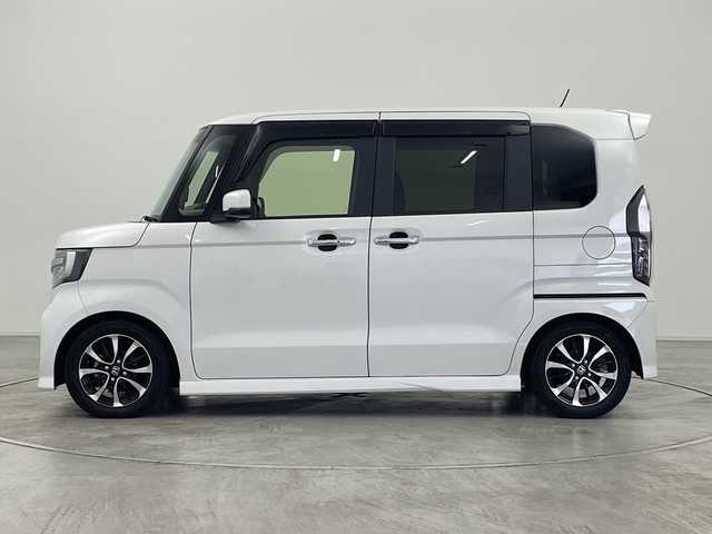 ホンダ Ｎ ＢＯＸ カスタム G L 群馬県 2018(平30)年 3.4万km プラチナホワイトパール 純正ディスプレイオーディオ　ワンセグＴＶ　バックカメラ　両側電動スライドドア　ローダウン　社外マフラー　オートライト　ＬＥＤヘッドライト　ステアリングスイッチ　ビルトインＥＴＣ　スマートキー　禁煙