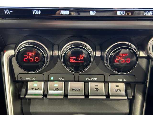 トヨタ ＧＲ８６ SZ 愛知県 2022(令4)年 1.9万km クリスタルホワイトパール 純正９インチナビ/クルーズコントロール/バックカメラ/ＥＴＣ/純正フロアマット/純正１７インチアルミホイール/６ＭＴ/ＩＳＯＦＩＸ/ステアリングスイッチ/ＬＥＤヘッドライト/プッシュスタート