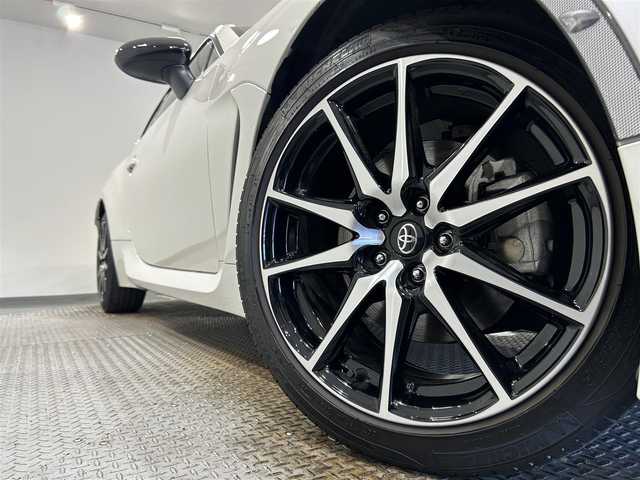 トヨタ ＧＲ８６ SZ 愛知県 2022(令4)年 1.9万km クリスタルホワイトパール 純正９インチナビ/クルーズコントロール/バックカメラ/ＥＴＣ/純正フロアマット/純正１７インチアルミホイール/６ＭＴ/ＩＳＯＦＩＸ/ステアリングスイッチ/ＬＥＤヘッドライト/プッシュスタート