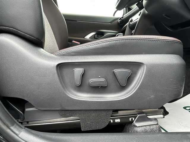 トヨタ ヤリスクロス Z 香川県 2020(令2)年 1.2万km ブラックマイカ パワーバックドア/全方位カメラ/トヨタセーフティセンス/クルーズコントロール/オートホールド/シートヒーター/パワーシート/前後コーナーセンサー/LEDヘッドライト/純正ナビ/純正フロアマット/ハーフレザーシート/純正AW/オートエアコン/Bluetooth/プッシュスタート