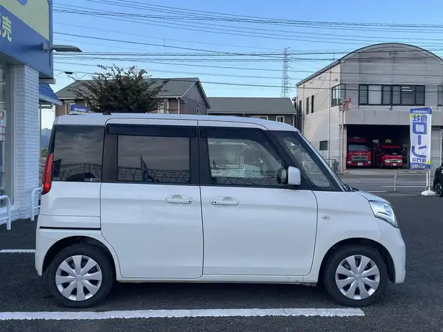 マツダ フレアワゴン XS 徳島県 2017(平29)年 9.8万km クリスタルホワイトP (株)IDOMが運営する【じしゃロン徳島店】の自社ローン専用車両になりますこちらは現金またはオートローンご利用時の価格です。自社ローンご希望の方は別途その旨お申付け下さい									/																				/社外７インチSDナビ/（Bluetooth/フルセグTV/DVD)/レーダーブレーキサポート/プリクラッシュセーフティー/レーンキープアシスト/アイドリングストップ/シートヒーター/両側パワースライド/後席サンシェード/プッシュスタート/スマートキー/（スペアキー×１）/ETC/純正フロアマット/純正ドアバイザー/取説/保証書