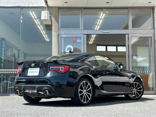 トヨタ ８６ GT リミテッド 埼玉県 2018(平30)年 8.2万km クリスタルブラックシリカ 純正SDナビ/【CD/フルセグ/Bluetooth】/バックカメラ/クルーズコントロール/ハーフレザーシート/ドライブレコーダー/LEDヘッドライト/シートヒーター/リアウイング/ETC/横滑り防止装置