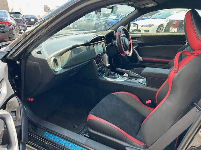 トヨタ ８６ GT リミテッド 埼玉県 2018(平30)年 8.2万km クリスタルブラックシリカ 純正SDナビ/【CD/フルセグ/Bluetooth】/バックカメラ/クルーズコントロール/ハーフレザーシート/ドライブレコーダー/LEDヘッドライト/シートヒーター/リアウイング/ETC/横滑り防止装置