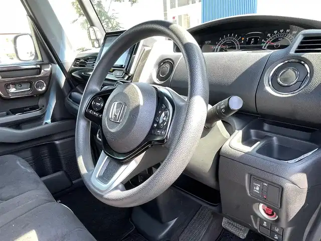 ホンダ Ｎ ＢＯＸ G L ホンダセンシング 福島県 2019(令1)年 10.5万km ブリリアントスポーティブルーメタリック2トーン (株)IDOMが運営する【じしゃロンいわき店】の自社ローン専用車両になります。こちらは現金またはオートローンご利用時の価格です。自社ローンご希望の方は別途その旨お申付け下さい/登録時走行距離105026km/ツートンカラー/KENWOOD社外ナビゲーション/バックカメラ/地上デジタルTV/プッシュスタート/スマートキー/片側パワースライドドア/サイドバイザー/フロアマット/純正アルミホイール/リアスポイラー