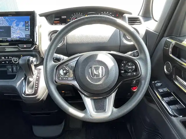 ホンダ Ｎ ＢＯＸ G L ホンダセンシング 福島県 2019(令1)年 10.5万km ブリリアントスポーティブルーメタリック2トーン (株)IDOMが運営する【じしゃロンいわき店】の自社ローン専用車両になります。こちらは現金またはオートローンご利用時の価格です。自社ローンご希望の方は別途その旨お申付け下さい/登録時走行距離105026km/ツートンカラー/KENWOOD社外ナビゲーション/バックカメラ/地上デジタルTV/プッシュスタート/スマートキー/片側パワースライドドア/サイドバイザー/フロアマット/純正アルミホイール/リアスポイラー