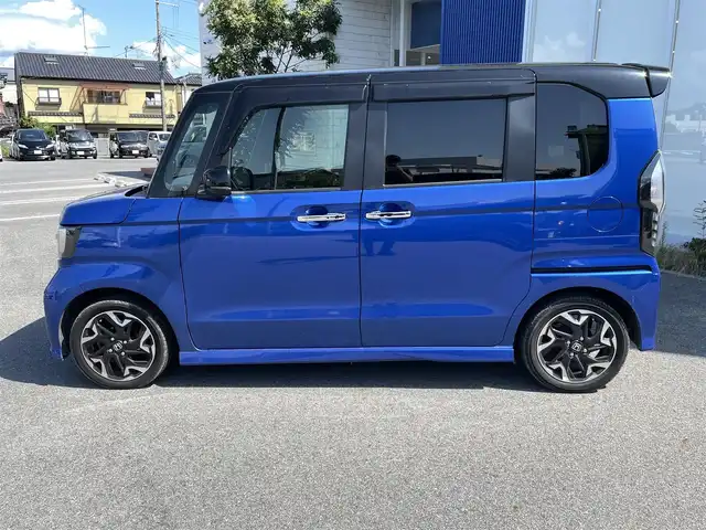 ホンダ Ｎ ＢＯＸ G L ホンダセンシング 福島県 2019(令1)年 10.5万km ブリリアントスポーティブルーメタリック2トーン (株)IDOMが運営する【じしゃロンいわき店】の自社ローン専用車両になります。こちらは現金またはオートローンご利用時の価格です。自社ローンご希望の方は別途その旨お申付け下さい/登録時走行距離105026km/ツートンカラー/KENWOOD社外ナビゲーション/バックカメラ/地上デジタルTV/プッシュスタート/スマートキー/片側パワースライドドア/サイドバイザー/フロアマット/純正アルミホイール/リアスポイラー