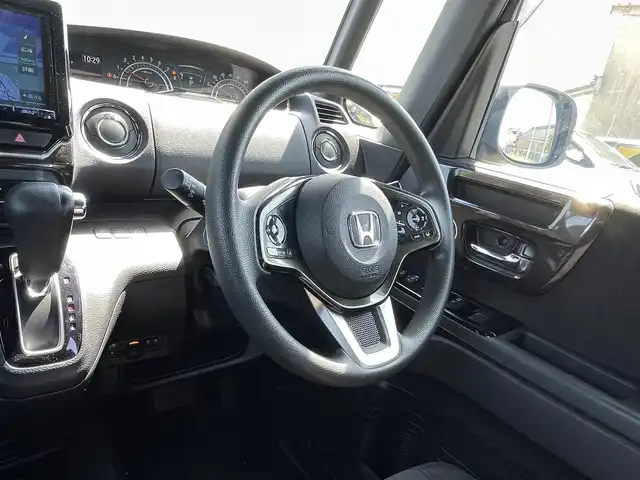 ホンダ Ｎ ＢＯＸ G L ホンダセンシング 福島県 2019(令1)年 10.5万km ブリリアントスポーティブルーメタリック2トーン (株)IDOMが運営する【じしゃロンいわき店】の自社ローン専用車両になります。こちらは現金またはオートローンご利用時の価格です。自社ローンご希望の方は別途その旨お申付け下さい/登録時走行距離105026km/ツートンカラー/KENWOOD社外ナビゲーション/バックカメラ/地上デジタルTV/プッシュスタート/スマートキー/片側パワースライドドア/サイドバイザー/フロアマット/純正アルミホイール/リアスポイラー