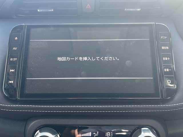 日産 キックス X 沖縄県 2020(令2)年 0.5万km ブリリアントホワイトパール 純正ナビ・TV・Bluetooth・CD・DVD/全方位カメラ/ETC/ドライブレコーダー/プロパイロット/オートライト/衝突軽減システム/デジタルインナーミラー/コーナーセンサー/オートホールド/電子サイドブレーキ/コーナーセンサー/電動格納ミラー/レーンキープアシスト/革巻きステアリング/スマートキー