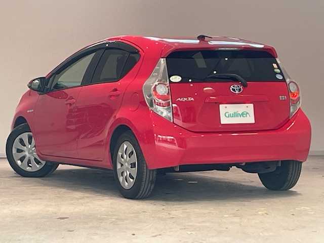 トヨタ アクア G 宮城県 2012(平24)年 7.5万km スーパーレッドⅤ 純正ナビ/・型番：NSZT-W62G/・フルセグTV/Bluetooth/CD/DVD/・ETC/・バックカメラ/シートヒーター（運転席＋助手席）/ECOモード/EVモード/革巻きステアリング/・ステアリングスイッチ/オートライト/プッシュスタート/・スマートキー/・スペアキー1本/ドアバイザー/ワイパーデアイサー/ハロゲンヘッドライト/純正フロアマット