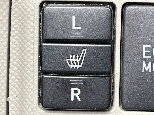 トヨタ アクア G 宮城県 2012(平24)年 7.5万km スーパーレッドⅤ 純正ナビ/・型番：NSZT-W62G/・フルセグTV/Bluetooth/CD/DVD/・ETC/・バックカメラ/シートヒーター（運転席＋助手席）/ECOモード/EVモード/革巻きステアリング/・ステアリングスイッチ/オートライト/プッシュスタート/・スマートキー/・スペアキー1本/ドアバイザー/ワイパーデアイサー/ハロゲンヘッドライト/純正フロアマット