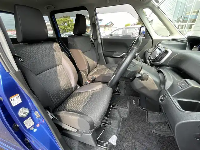 スズキ ソリオ バンディット HV MV 道央・札幌 2017(平29)年 7.9万km ブーストブルーパールメタリック ・４WD/・衝突軽減システム/・ハイブリッド車/・純正ナビ/・フルセグTV/・Bluetooth/・バックモニター/・片側パワースライドドア/・プッシュスタート/・アイドリングストップ/・クルーズコントロール/・シートヒーター/・エンジンスターター/・スペアキー１本/・シートアンダーボックス助手席側/・ウォークスルー/・フルフラットシート/・フォグランプ/・横滑り防止装置/・レーンキープアシスト