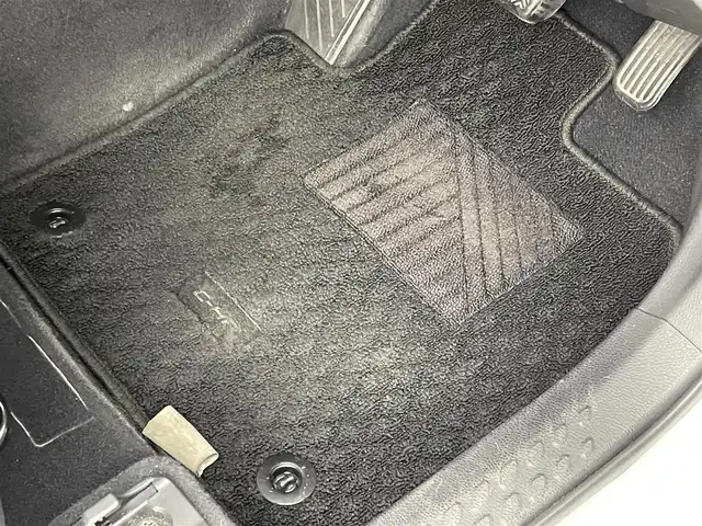 トヨタ Ｃ－ＨＲ G 群馬県 2017(平29)年 6.3万km ホワイトパールクリスタルシャイン 純正９インチナビ　モデリスタエアロ　バックカメラ　衝突軽減　BSM　アダプティブクルーズコントロール　レーンアシスト　ビルトインＥＴＣ　シートヒーター　純正ドライブレコーダー　スマートキー　禁煙車