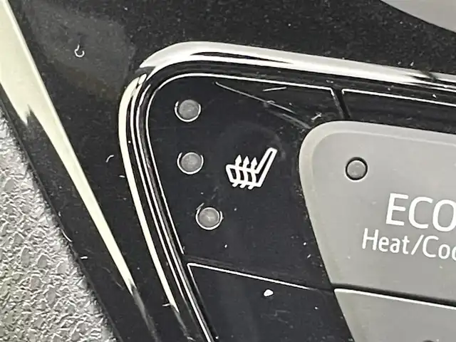 トヨタ Ｃ－ＨＲ G 群馬県 2017(平29)年 6.3万km ホワイトパールクリスタルシャイン 純正９インチナビ　モデリスタエアロ　バックカメラ　衝突軽減　BSM　アダプティブクルーズコントロール　レーンアシスト　ビルトインＥＴＣ　シートヒーター　純正ドライブレコーダー　スマートキー　禁煙車