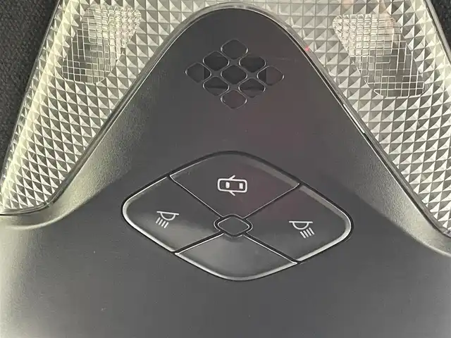 トヨタ Ｃ－ＨＲ G 群馬県 2017(平29)年 6.3万km ホワイトパールクリスタルシャイン 純正９インチナビ　モデリスタエアロ　バックカメラ　衝突軽減　BSM　アダプティブクルーズコントロール　レーンアシスト　ビルトインＥＴＣ　シートヒーター　純正ドライブレコーダー　スマートキー　禁煙車