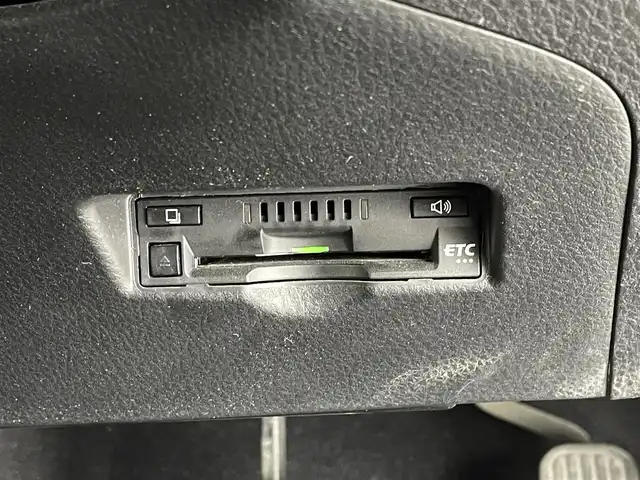 トヨタ Ｃ－ＨＲ G 群馬県 2017(平29)年 6.3万km ホワイトパールクリスタルシャイン 純正９インチナビ　モデリスタエアロ　バックカメラ　衝突軽減　BSM　アダプティブクルーズコントロール　レーンアシスト　ビルトインＥＴＣ　シートヒーター　純正ドライブレコーダー　スマートキー　禁煙車