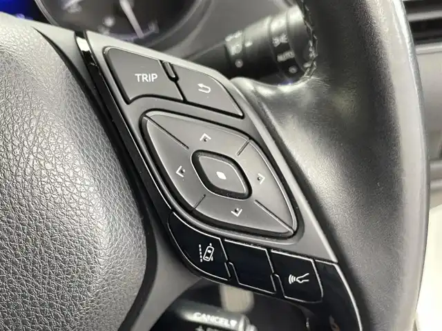 トヨタ Ｃ－ＨＲ G 群馬県 2017(平29)年 6.3万km ホワイトパールクリスタルシャイン 純正９インチナビ　モデリスタエアロ　バックカメラ　衝突軽減　BSM　アダプティブクルーズコントロール　レーンアシスト　ビルトインＥＴＣ　シートヒーター　純正ドライブレコーダー　スマートキー　禁煙車