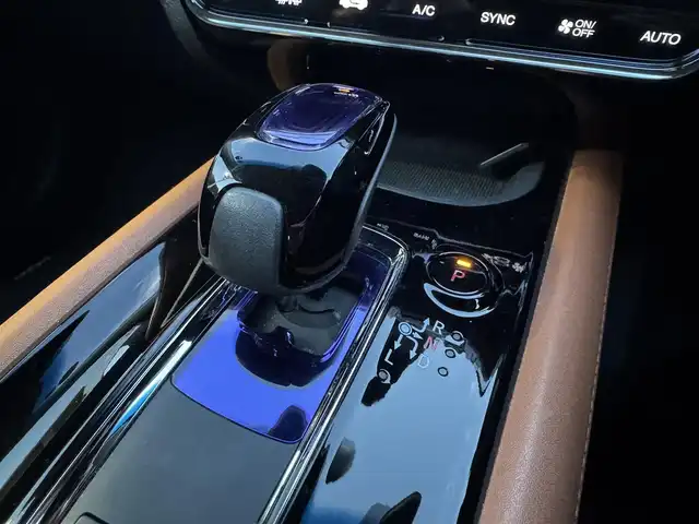 ホンダ ヴェゼル ハイブリッド Z 千葉県 2014(平26)年 4.3万km ミスティックグリーンパール ワンオーナー車/あんしんパッケージ/コンフォートビューパッケージ/純正ナビ/ワンセグTV/Bluetooth/バックカメラ/ハーフレザーシート/D/N席シートヒーター/純正17インチAW/LEDライト/ETC/保証書・取説/スペアキー