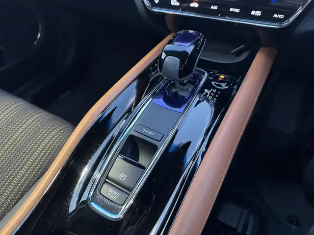 ホンダ ヴェゼル ハイブリッド Z 千葉県 2014(平26)年 4.3万km ミスティックグリーンパール ワンオーナー車/あんしんパッケージ/コンフォートビューパッケージ/純正ナビ/ワンセグTV/Bluetooth/バックカメラ/ハーフレザーシート/D/N席シートヒーター/純正17インチAW/LEDライト/ETC/保証書・取説/スペアキー