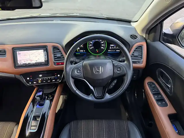 ホンダ ヴェゼル ハイブリッド Z 千葉県 2014(平26)年 4.3万km ミスティックグリーンパール ワンオーナー車/あんしんパッケージ/コンフォートビューパッケージ/純正ナビ/ワンセグTV/Bluetooth/バックカメラ/ハーフレザーシート/D/N席シートヒーター/純正17インチAW/LEDライト/ETC/保証書・取説/スペアキー