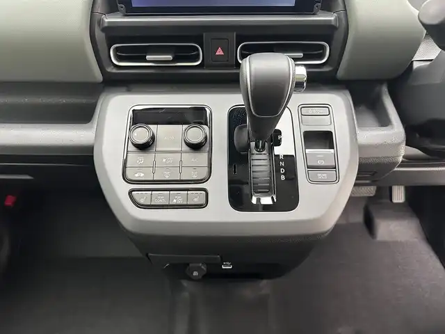 ホンダ フリード ハイブリット e:HEV クロスター 兵庫県 2025(令7)年 0.1千km ベージュ ・登録済未使用車/・純正メモリナビ/（Bluetooth/USB/フルセグTV）/・純正ディスプレイオーディオ/（AndroidAut/Applecarplay）/・ACC/・PCS　/・ LKA/・BSM/・バックカメラ/・コーナーセンサー/・両側パワースライドドア/・シートヒーター/・ハーフレザーシート/・ルーフレール/・LEDヘッドライト/・ＬＥＤフォグランプ/・純正15インチアルミホイール/・スペアキー×１