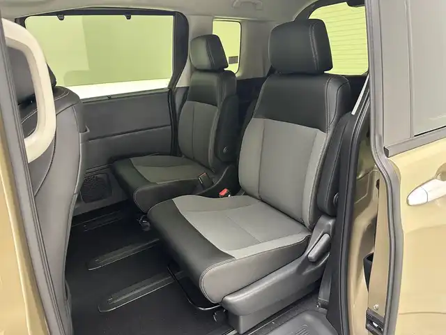 ホンダ フリード ハイブリット e:HEV クロスター 兵庫県 2025(令7)年 0.1千km ベージュ ・登録済未使用車/・純正メモリナビ/（Bluetooth/USB/フルセグTV）/・純正ディスプレイオーディオ/（AndroidAut/Applecarplay）/・ACC/・PCS　/・ LKA/・BSM/・バックカメラ/・コーナーセンサー/・両側パワースライドドア/・シートヒーター/・ハーフレザーシート/・ルーフレール/・LEDヘッドライト/・ＬＥＤフォグランプ/・純正15インチアルミホイール/・スペアキー×１