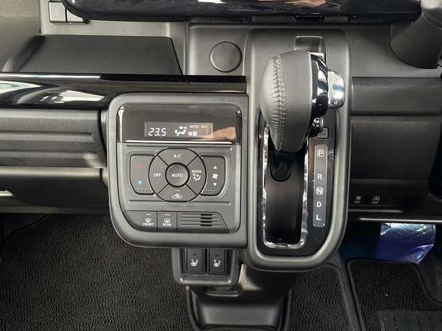 スズキ スペーシア カスタム HYBRID XS 山口県 2023(令5)年 0.1万km ブルーイッシュブラックパール3 両側パワースライドドア/プッシュスタート/スマートキー（スペアキー有）/シートヒーター（運転席＋助手席）/ステアリングヒーター/ヘッドアップディスプレイ/USB入力端子×２/オートエアコン/オートライト/LEDヘッドライト/フォグライト/サーキュレーター/アームレストコンソールボックス/助手席シートアンダーボックス/電動格納ミラー/スズキセーフティサポート/・デュアルセンサーブレーキサポート/・誤発進抑制機能/・車線逸脱抑制機能/・ふらつき警報/・車線維持支援機能/・発進お知らせ機能/・標識認識機能/・アダプティブクルーズコントロール/・低速時ブレーキサポート/・後方誤発進抑制機能