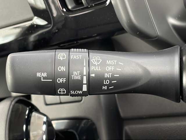 スズキ スペーシア カスタム HYBRID XS 山口県 2023(令5)年 0.1万km ブルーイッシュブラックパール3 両側パワースライドドア/プッシュスタート/スマートキー（スペアキー有）/シートヒーター（運転席＋助手席）/ステアリングヒーター/ヘッドアップディスプレイ/USB入力端子×２/オートエアコン/オートライト/LEDヘッドライト/フォグライト/サーキュレーター/アームレストコンソールボックス/助手席シートアンダーボックス/電動格納ミラー/スズキセーフティサポート/・デュアルセンサーブレーキサポート/・誤発進抑制機能/・車線逸脱抑制機能/・ふらつき警報/・車線維持支援機能/・発進お知らせ機能/・標識認識機能/・アダプティブクルーズコントロール/・低速時ブレーキサポート/・後方誤発進抑制機能