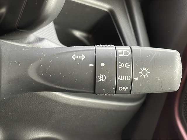 スズキ スペーシア カスタム HYBRID XS 山口県 2023(令5)年 0.1万km ブルーイッシュブラックパール3 両側パワースライドドア/プッシュスタート/スマートキー（スペアキー有）/シートヒーター（運転席＋助手席）/ステアリングヒーター/ヘッドアップディスプレイ/USB入力端子×２/オートエアコン/オートライト/LEDヘッドライト/フォグライト/サーキュレーター/アームレストコンソールボックス/助手席シートアンダーボックス/電動格納ミラー/スズキセーフティサポート/・デュアルセンサーブレーキサポート/・誤発進抑制機能/・車線逸脱抑制機能/・ふらつき警報/・車線維持支援機能/・発進お知らせ機能/・標識認識機能/・アダプティブクルーズコントロール/・低速時ブレーキサポート/・後方誤発進抑制機能