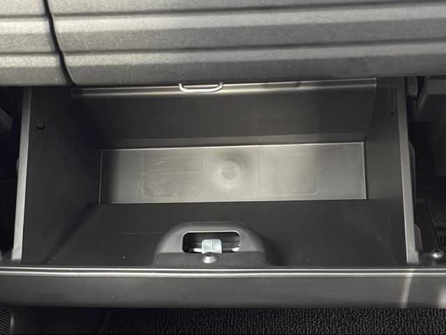 スズキ スペーシア カスタム HYBRID XS 山口県 2023(令5)年 0.1万km ブルーイッシュブラックパール3 両側パワースライドドア/プッシュスタート/スマートキー（スペアキー有）/シートヒーター（運転席＋助手席）/ステアリングヒーター/ヘッドアップディスプレイ/USB入力端子×２/オートエアコン/オートライト/LEDヘッドライト/フォグライト/サーキュレーター/アームレストコンソールボックス/助手席シートアンダーボックス/電動格納ミラー/スズキセーフティサポート/・デュアルセンサーブレーキサポート/・誤発進抑制機能/・車線逸脱抑制機能/・ふらつき警報/・車線維持支援機能/・発進お知らせ機能/・標識認識機能/・アダプティブクルーズコントロール/・低速時ブレーキサポート/・後方誤発進抑制機能